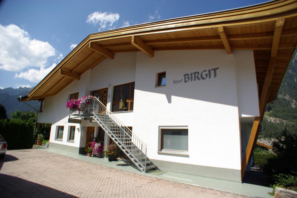 Apart Birgit Pfunds Luaran gambar